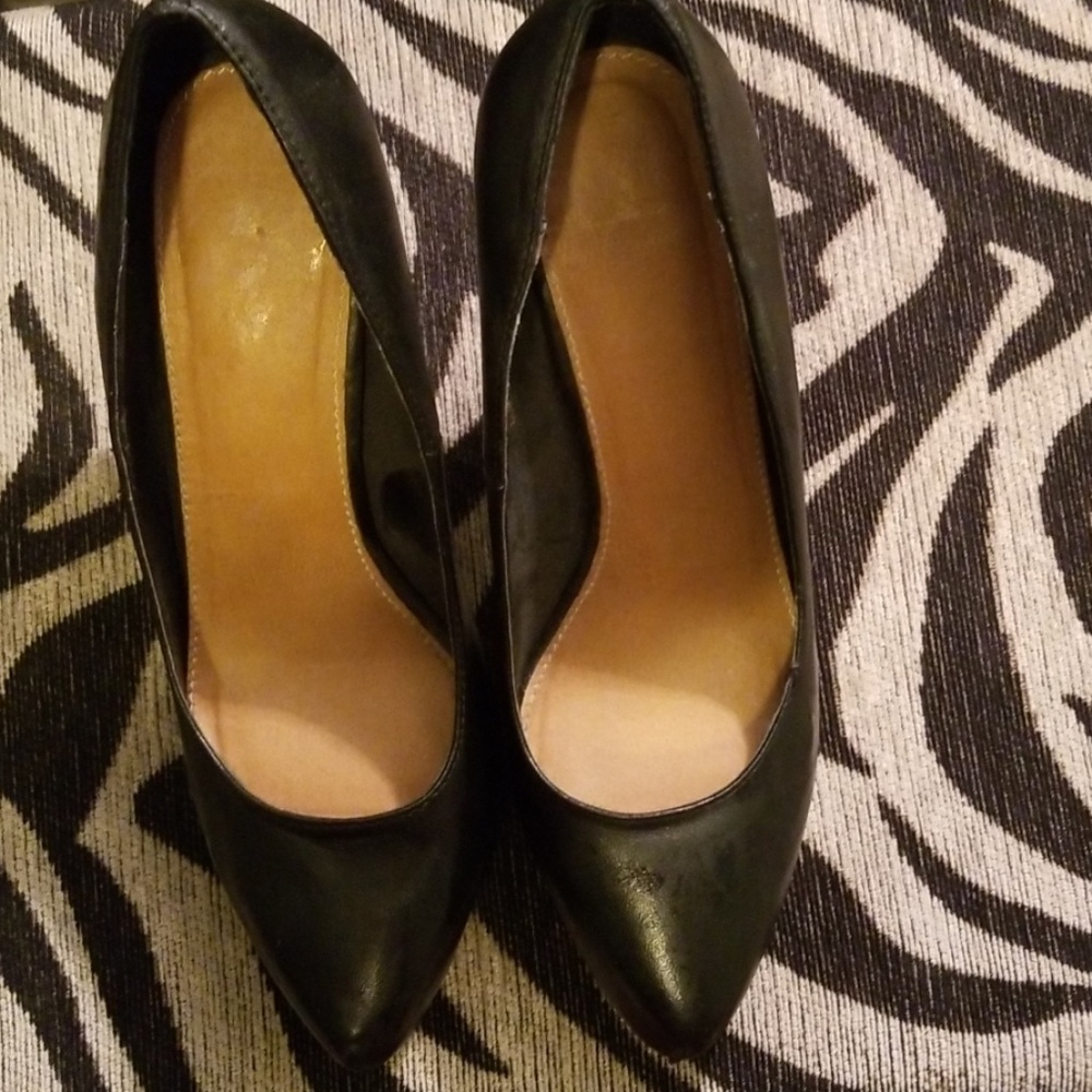 Kelsi Dagger Black 4 1/2 inch pumps